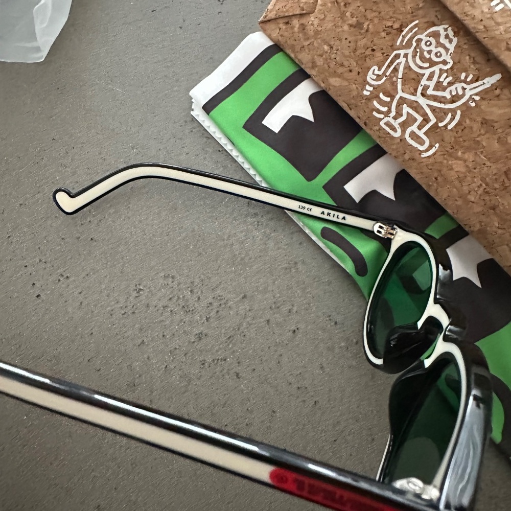 Akila Keith Haring Paradise Cream & Green Sunglasses MoMA Collaboration - Picture 7 of 7